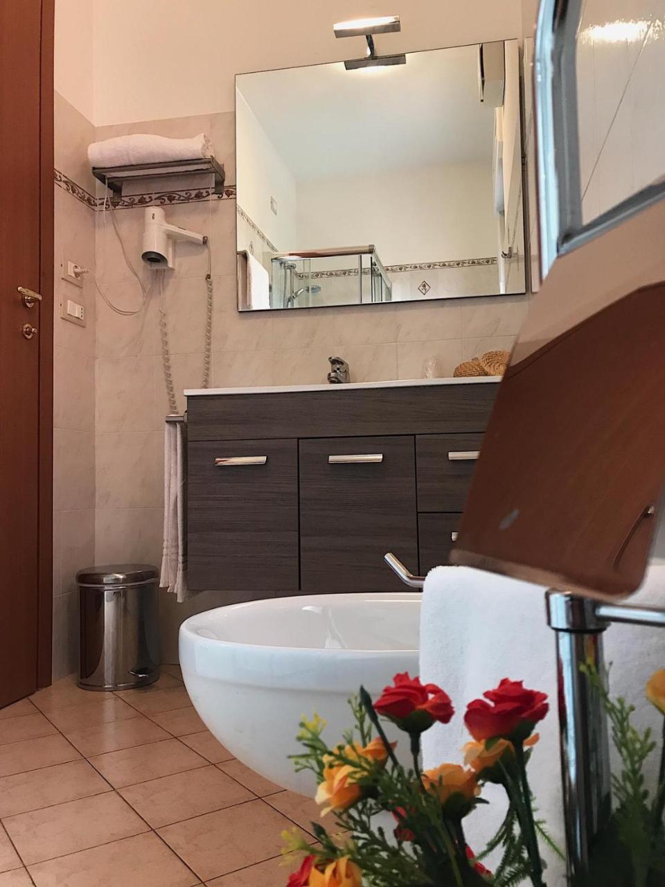 Hotel Opera' Moscufo Экстерьер фото